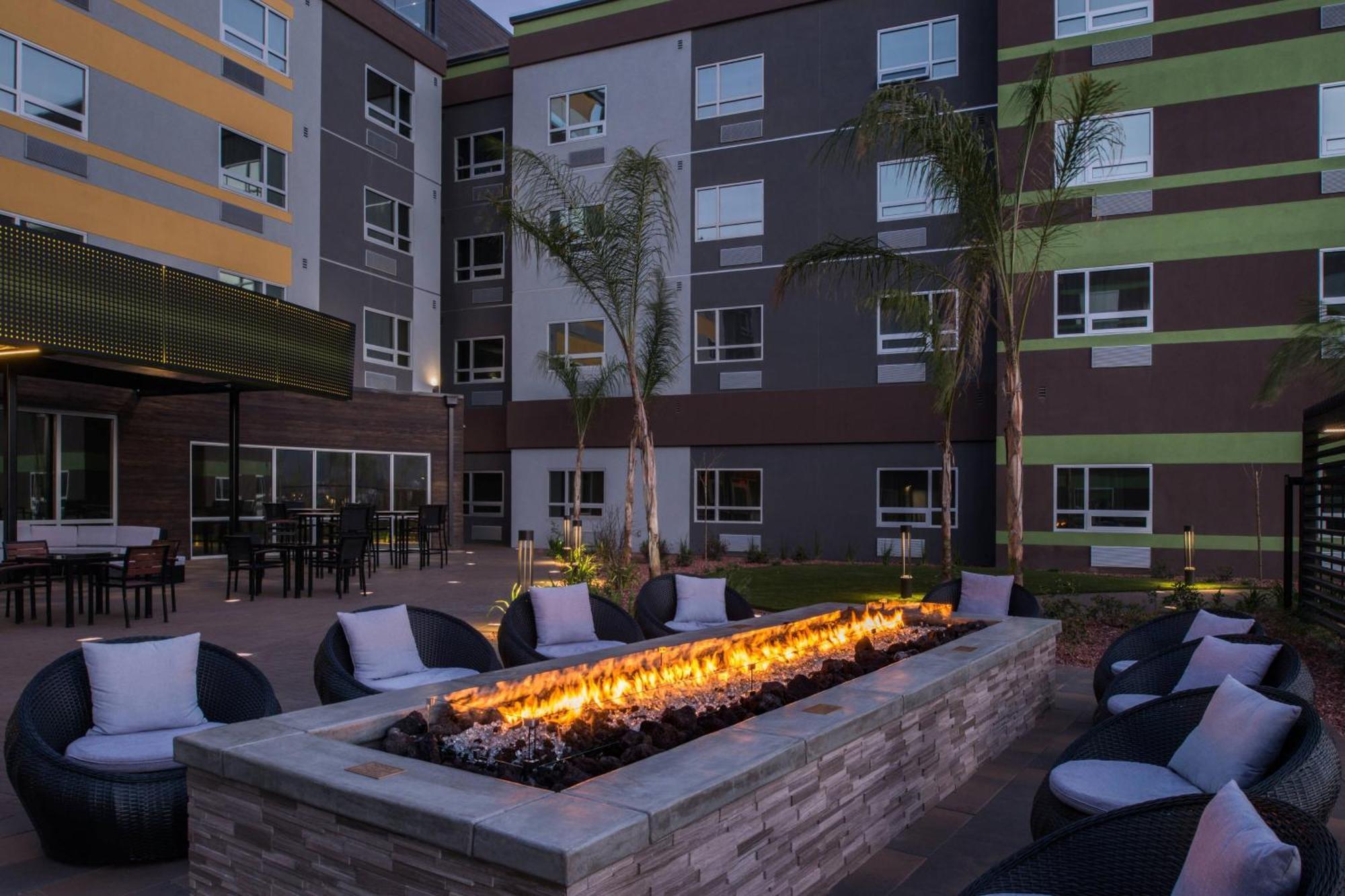 Courtyard By Marriott Temecula Муриета Екстериор снимка